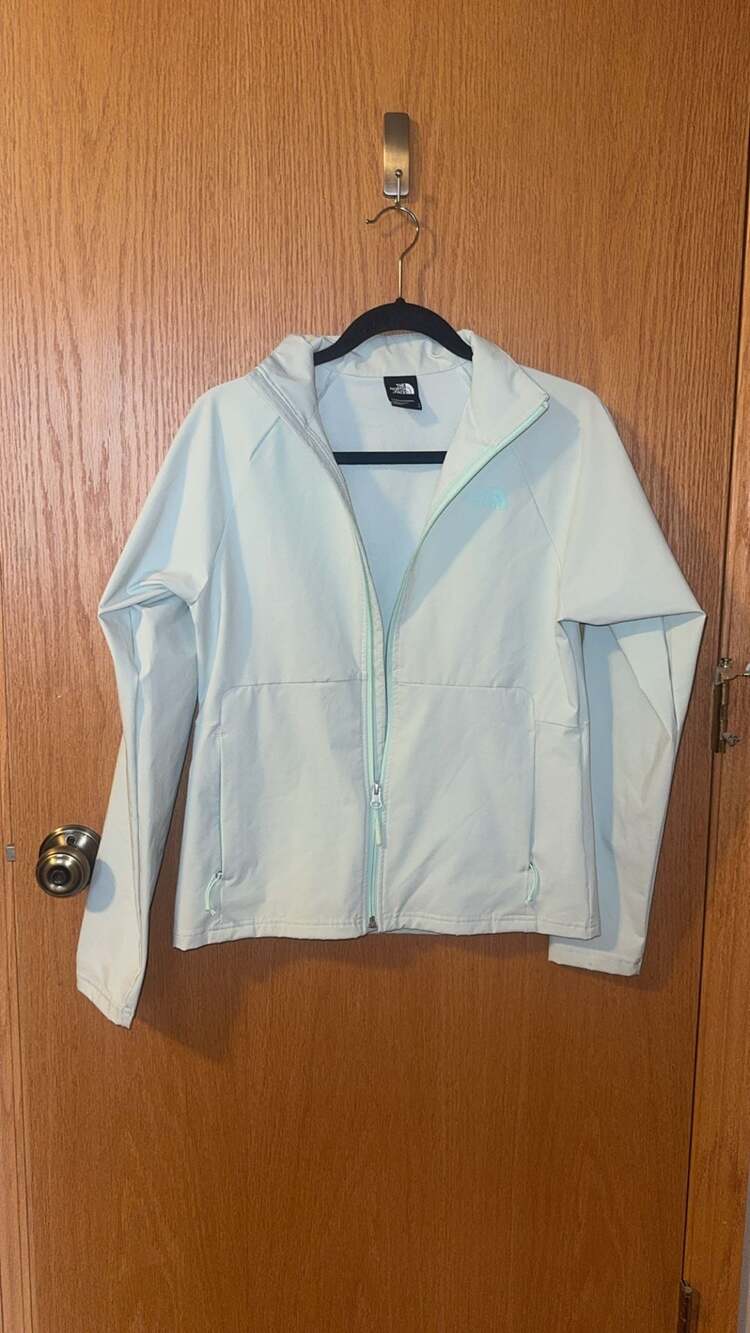 The North Face Women's Shelbe Raschel Softshell Full Zip Jacket in Pale Mint Gre